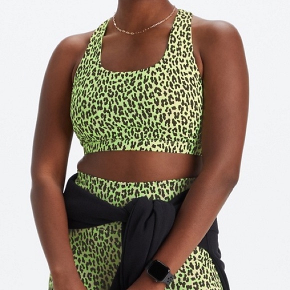 Fabletics Boost Medium Impact Sports Bra - Picture 2 of 8